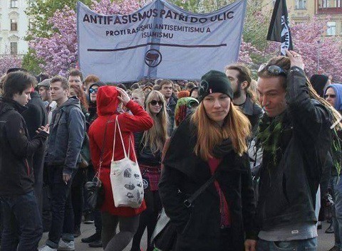 bartos.antifa.4.jpg